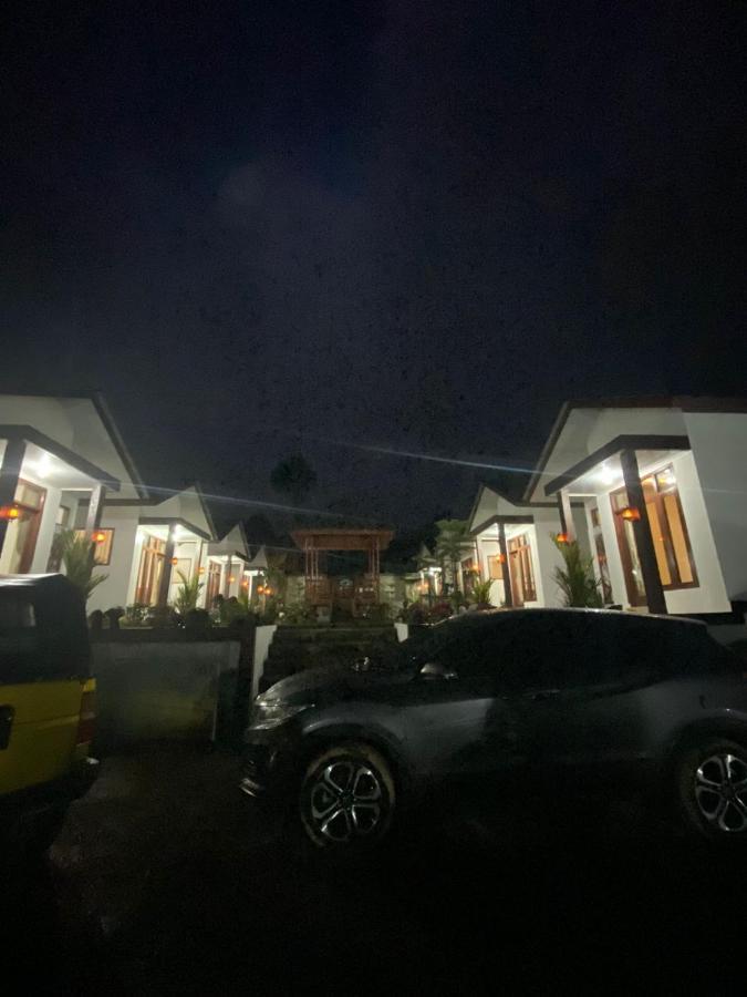 Villa Madinna Dieng Diyeng Bagian luar foto